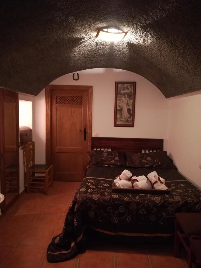 Cueva El Murallon Benamaurel Bagian luar foto